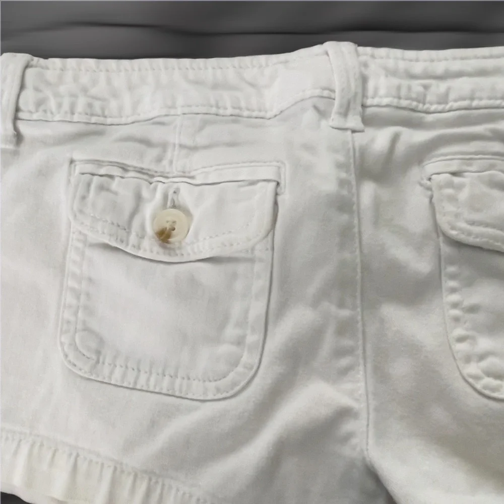 Hollister Women's Low Rise White Jean Shorts - Picture 11 of 12